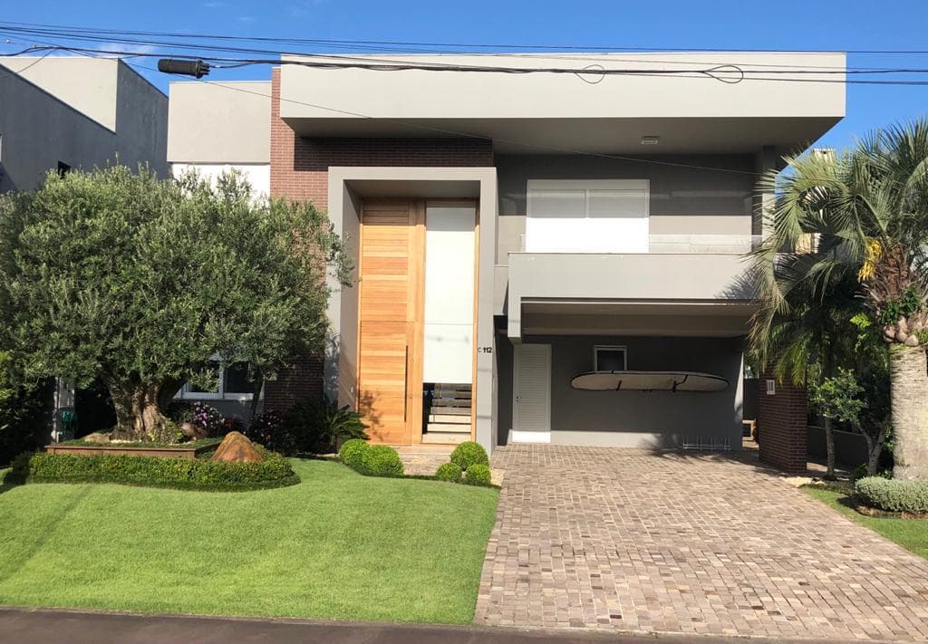CASA EM CONDOMÍNIO COM 5 DORMITÓRIOS (5 SUÍTES), 2 VAGAS, 380M² ÁREA TOTAL À VENDA EM CENTRO - Foto 2