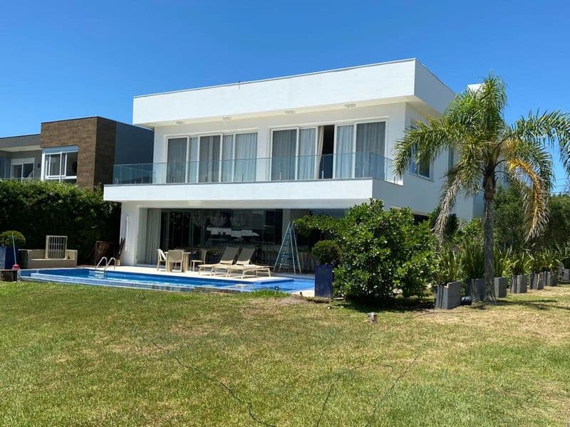 CASA EM CONDOMÍNIO COM 4 DORMITÓRIOS (4 SUÍTES), 2 VAGAS, 220M² ÁREA ÚTIL À VENDA EM CENTRO - Foto 3