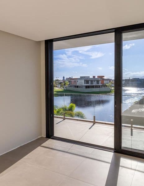 CASA EM CONDOMÍNIO COM 5 DORMITÓRIOS (5 SUÍTES), 382M² ÁREA ÚTIL À VENDA EM CENTRO - Foto 4