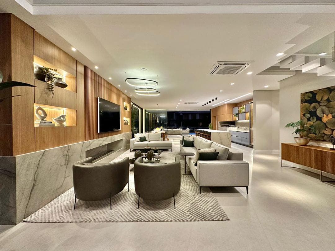 CASA EM CONDOMÍNIO COM 5 DORMITÓRIOS (5 SUÍTES), 2 VAGAS, 501M² ÁREA PRIVATIVA À VENDA EM CENTRO - Foto 4