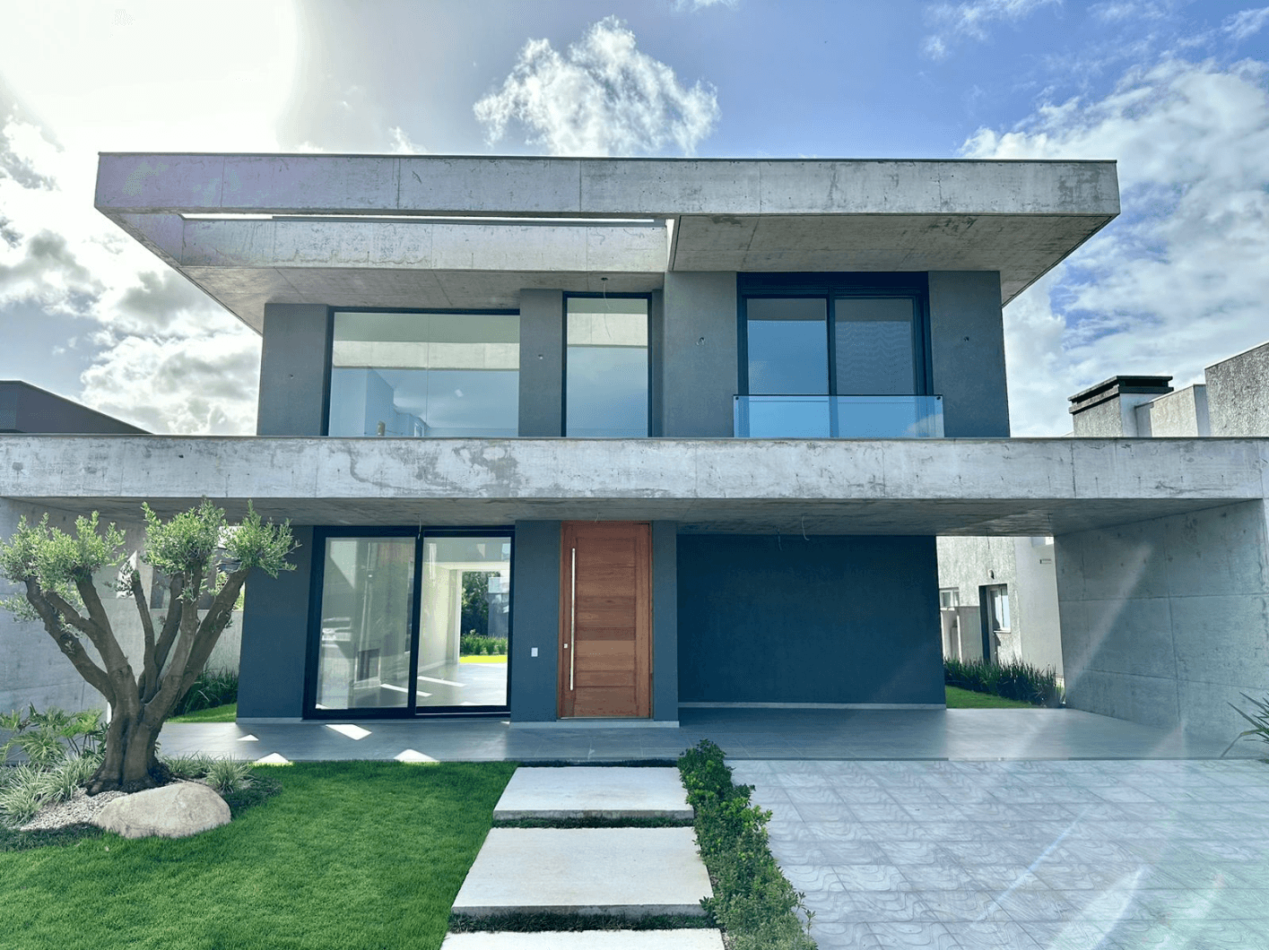 CASA EM CONDOMÍNIO COM 4 DORMITÓRIOS (4 SUÍTES), 317M² ÁREA ÚTIL À VENDA EM VELAS DA MARINA