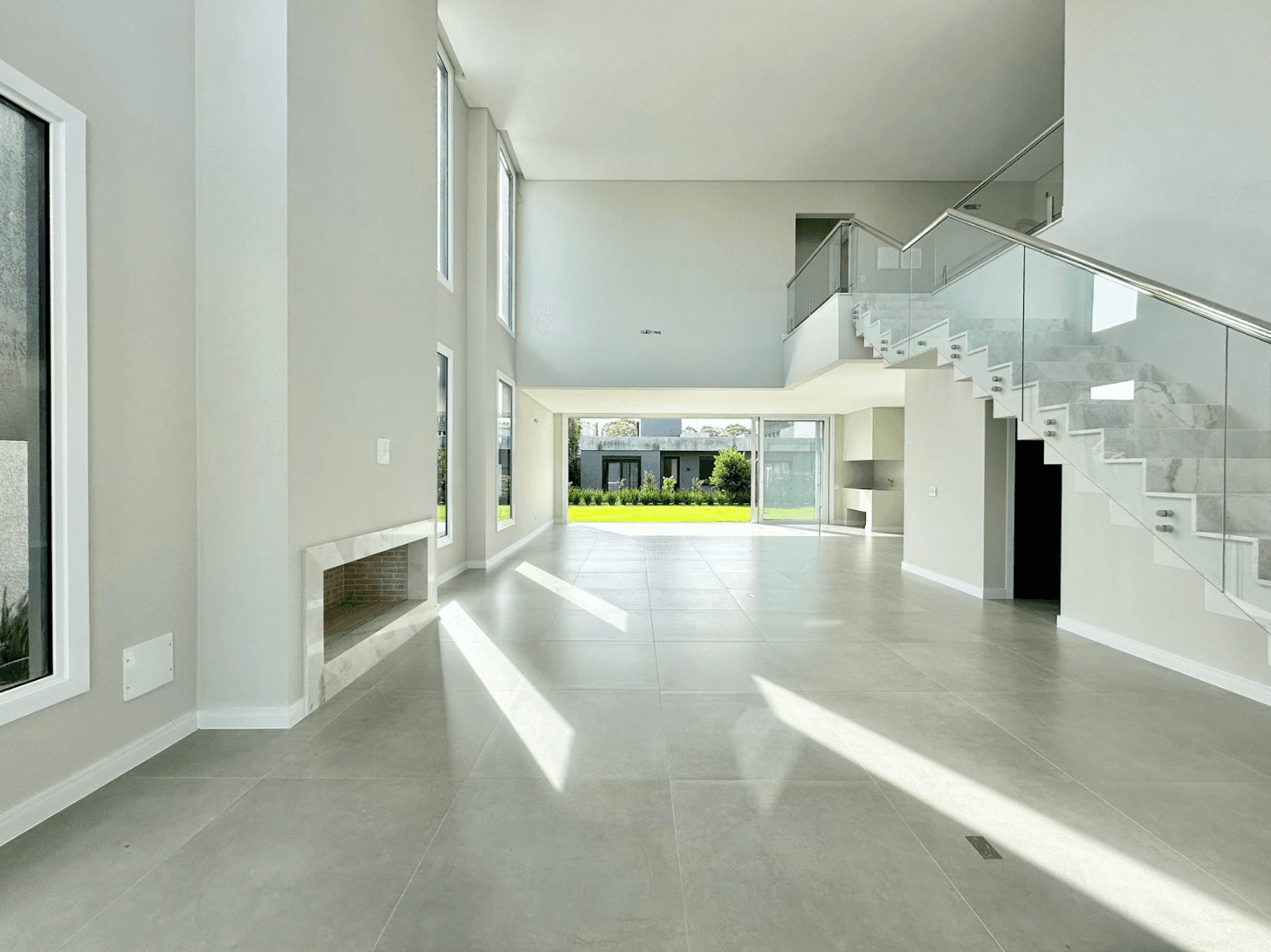 CASA EM CONDOMÍNIO COM 4 DORMITÓRIOS (4 SUÍTES), 317M² ÁREA ÚTIL À VENDA EM VELAS DA MARINA - Foto 2