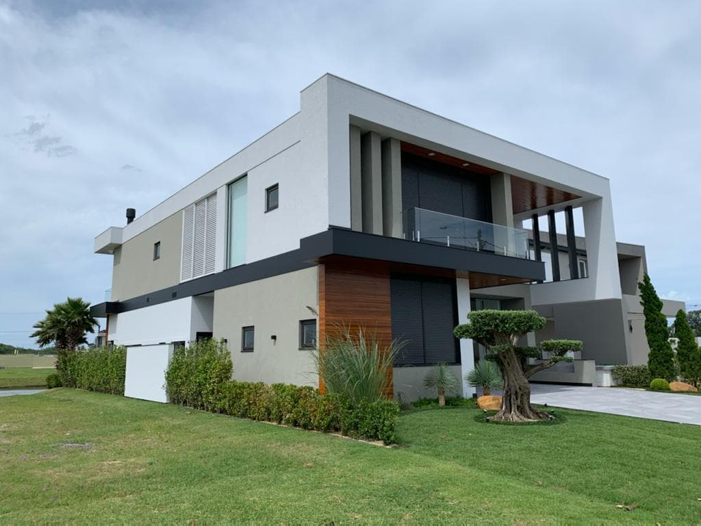 CASA EM CONDOMÍNIO COM 5 DORMITÓRIOS (5 SUÍTES), 2 VAGAS, 469M² ÁREA ÚTIL À VENDA EM CENTRO - Foto 2