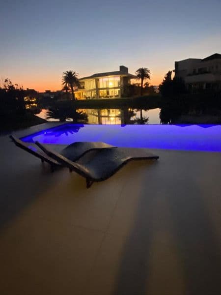 CASA EM CONDOMÍNIO COM 5 DORMITÓRIOS (5 SUÍTES), 2 VAGAS, 270M² ÁREA ÚTIL À VENDA EM CENTRO - Foto 3
